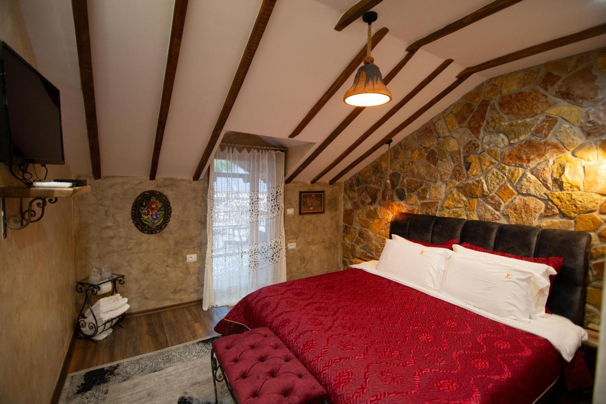 Vila Eden Boutique Hotel Korce Habitación foto
