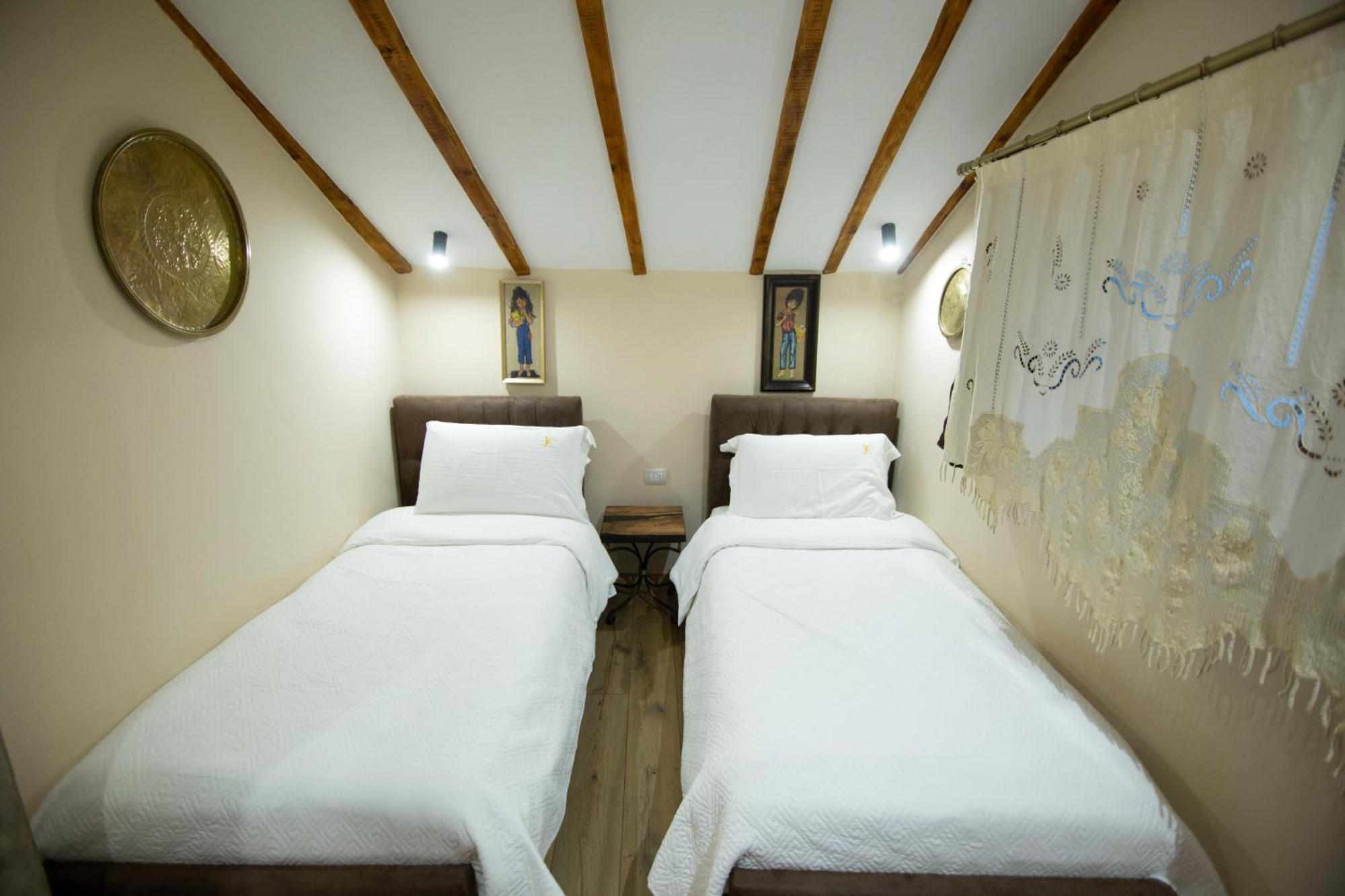 Vila Eden Boutique Hotel Korce Habitación foto